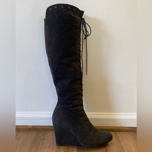 Like New! Stuart Weitzman Suede Knee High Lace Up Wedge Boots, Size 9 - Picture 11 of 16